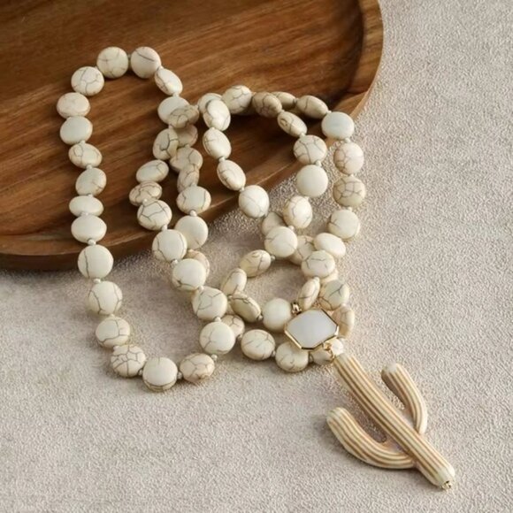 Western Cactus Natural Stone Howlite Beaded Necklace - Picture 3 of 10